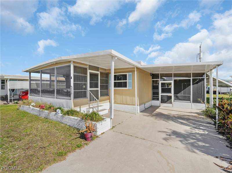 2 bedroom ManufacturedHome at 14518 Battery Bend, Old Bridge Village, North Fort Myers — photo 3