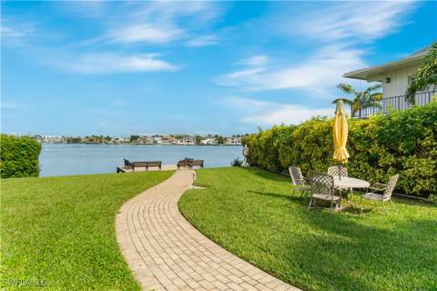 3420 Gulf Shore Blvd N 63, Naples FL - photo 15 of 25