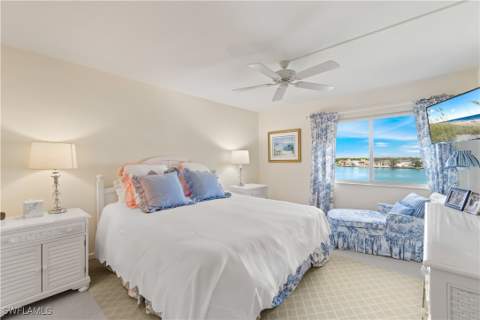 3420 Gulf Shore Blvd N 63, Naples FL - photo 7 of 25