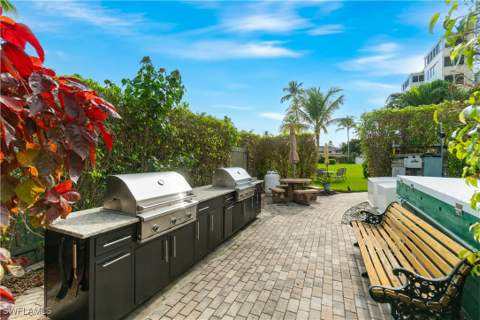 3420 Gulf Shore Blvd N 63, Naples FL - photo 8 of 25