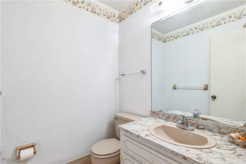 6992 Edgewater Cir, Fort Myers FL - photo 17 of 22