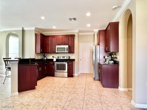 10726 Cetrella Dr, Fort Myers FL - photo 15 of 34