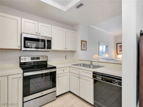 900 Arbor Lake Dr 9-301, Naples FL - photo 17 of 47