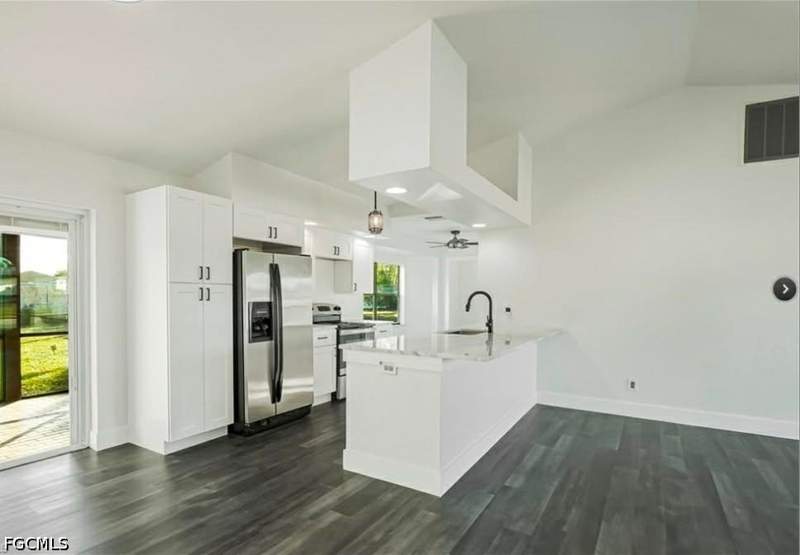3 bedroom SingleFamilyResidence at 2935 SW 1st Pl, Cape Coral, Cape Coral — photo 2