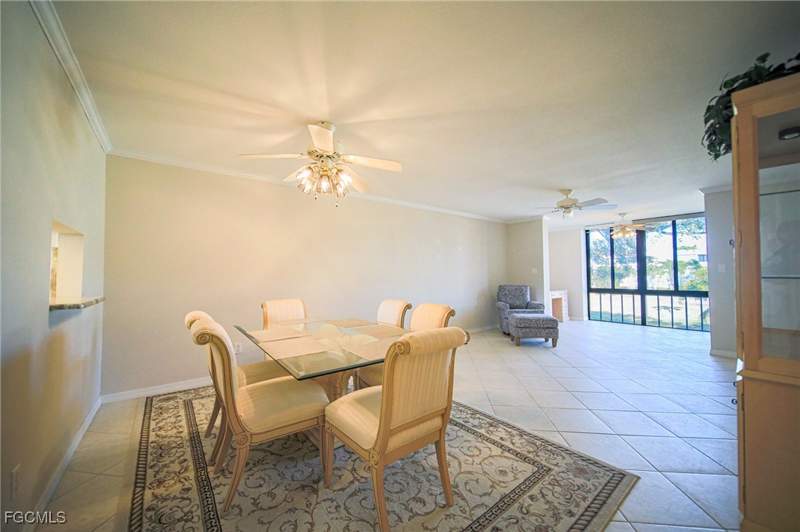 2 bedroom Condominium at 5959 Winkler Rd 206, Bermuda Club Condo, Fort Myers — photo 4