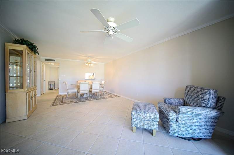 2 bedroom Condominium at 5959 Winkler Rd 206, Bermuda Club Condo, Fort Myers — photo 5