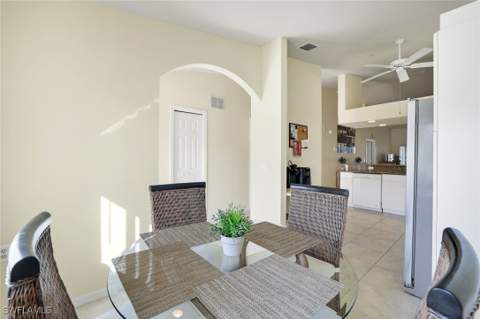 2373 Hidden Lake Ct 8110, Naples FL - photo 7 of 37