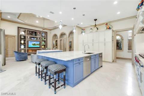683 Hickory Rd, Naples FL - photo 7 of 42