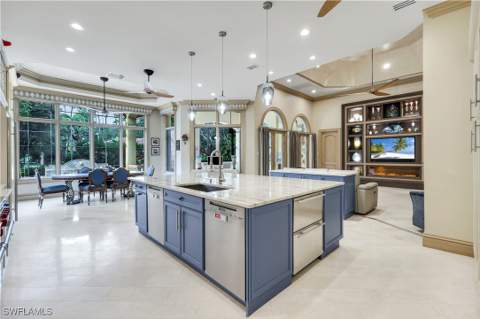 683 Hickory Rd, Naples FL - photo 9 of 42