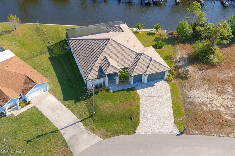 4 bedroom SingleFamilyResidence at 2833 NW 41st Ave, Cape Coral, Cape Coral — photo 3