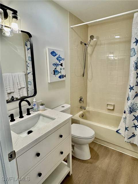 645 Squire Ct 202, Naples FL - photo 10 of 41