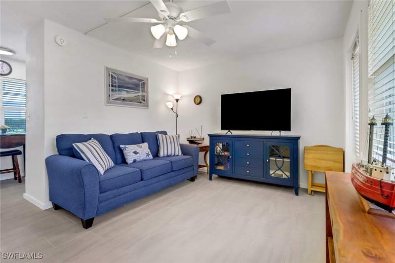 1 bedroom Condominium at 207 8th Ave S 207A, Garden Manor, Naples — photo 2