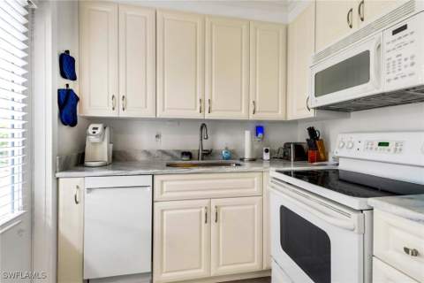 207 8th Ave S 207A, Naples FL - photo 21 of 25