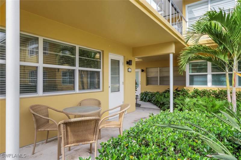 1 bedroom Condominium at 207 8th Ave S 207A, Garden Manor, Naples — photo 3