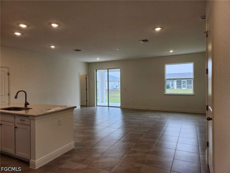 3 bedroom SingleFamilyResidence at 4008 7th St SW, Lehigh Acres, Lehigh Acres — photo 3