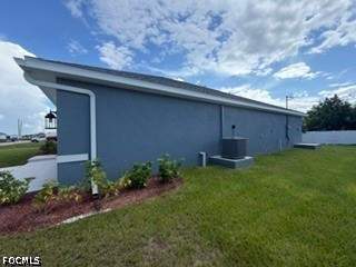 3 bedroom SingleFamilyResidence at 2605 NE 1st Pl, Cape Coral, Cape Coral — photo 4