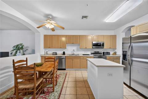 9601 Spanish Moss Way 3624, Bonita Springs FL - photo 6 of 26