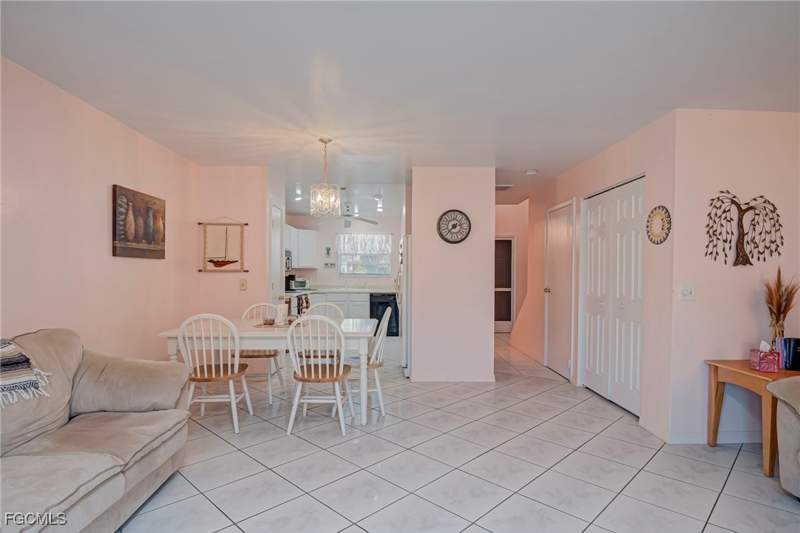 2 bedroom Townhouse at 1005 SW 48th Ter 2, Daves Court, Cape Coral — photo 4