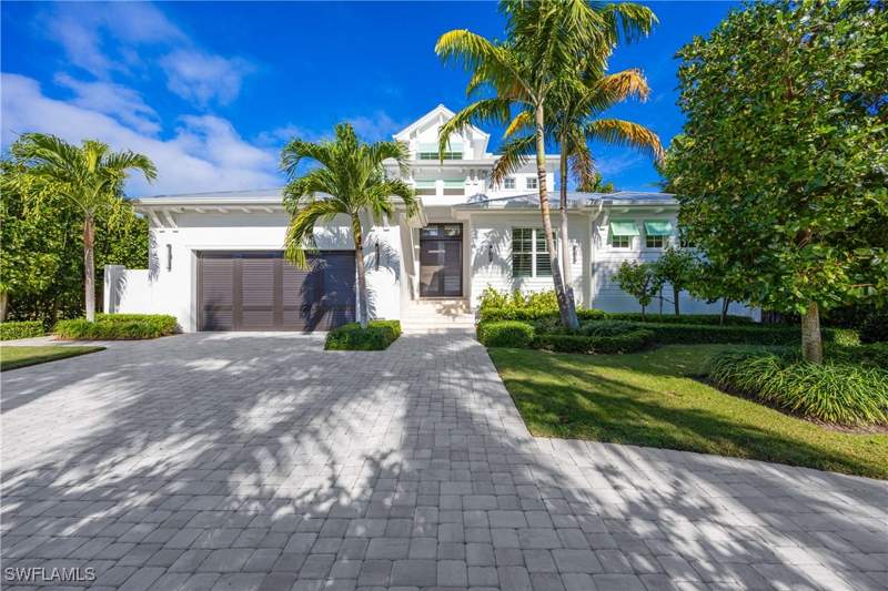 3 bedroom SingleFamilyResidence at 331 Spring Line Dr, Moorings, Naples — photo 3