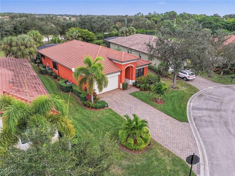 3 bedroom SingleFamilyResidence at 12715 Fairington Way, Hampton Park, Fort Myers — photo 2