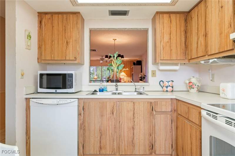 2 bedroom Condominium at 7086 Nantucket Cir 6, Nantucket, North Fort Myers — photo 4