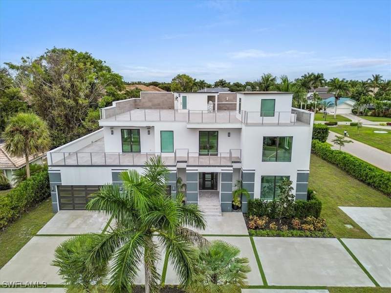 4 bedroom SingleFamilyResidence at 3800 Crayton Rd, Park Shore, Naples — photo 2