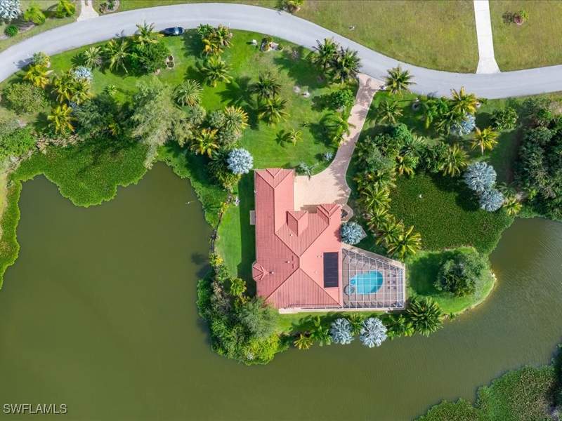 5 bedroom SingleFamilyResidence at 24885 Trost Blvd, Bell Villa, Bonita Springs — photo 2