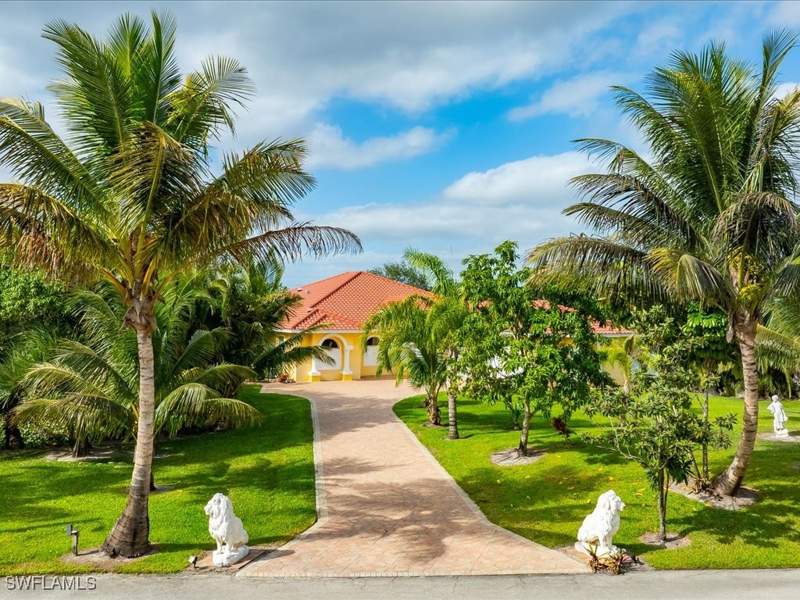 5 bedroom SingleFamilyResidence at 24885 Trost Blvd, Bell Villa, Bonita Springs — photo 4