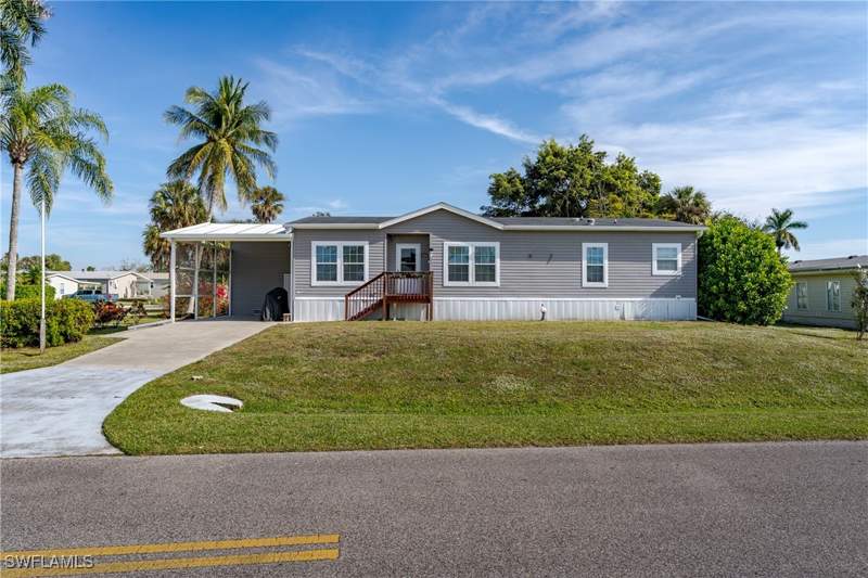 3 bedroom ManufacturedHome at 104 Rookery Rd, Riverwood, Naples — photo 2