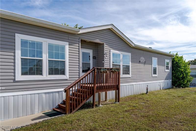 3 bedroom ManufacturedHome at 104 Rookery Rd, Riverwood, Naples — photo 4