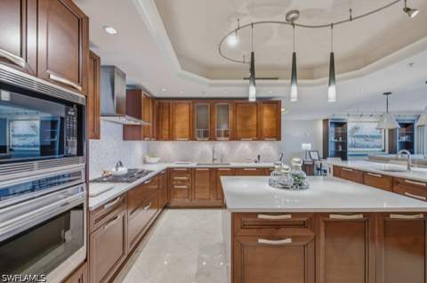 13675 Vanderbilt Dr 707, Naples FL - photo 7 of 29