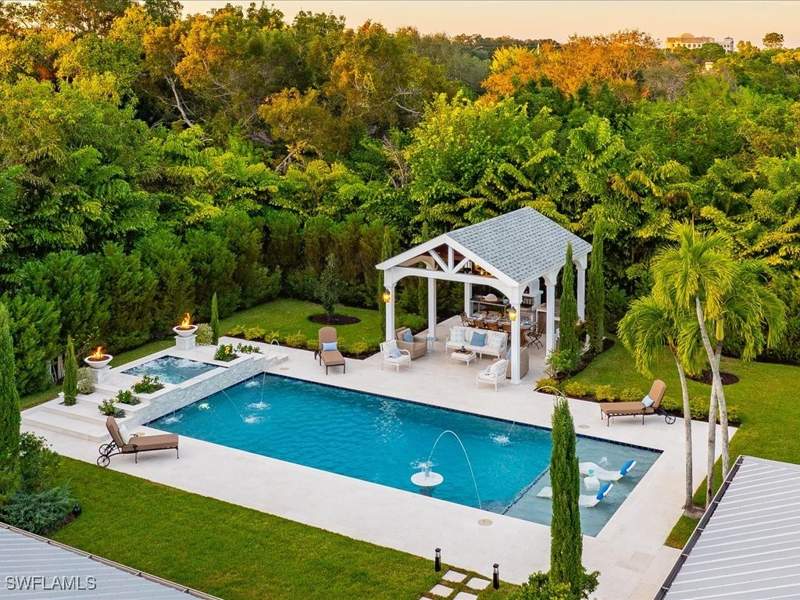 4 bedroom SingleFamilyResidence at 624 Ridge Dr, Pine Ridge, Naples — photo 5