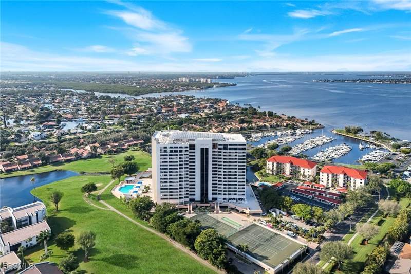 3 bedroom Condominium at 5260 S Landings DR 1409, ARIEL, Fort Myers — photo 1