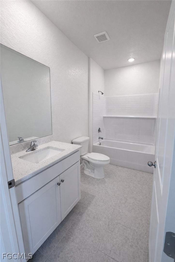 3 bedroom SingleFamilyResidence at 3529 NW 41st Pl, Cape Coral, Cape Coral — photo 5