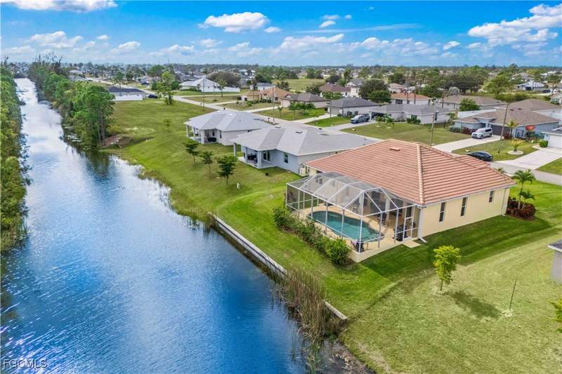 3 bedroom SingleFamilyResidence at 2905 NW 22nd Pl, Cape Coral, Cape Coral — photo 2