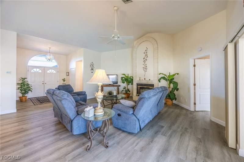 3 bedroom SingleFamilyResidence at 3316 SE 19th Pl, Palaco Grande, Cape Coral — photo 5