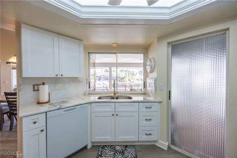 3316 SE 19th Pl, Cape Coral FL - photo 9 of 49