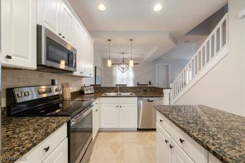 9105 Yuba Ln 7902, Naples FL - photo 12 of 25