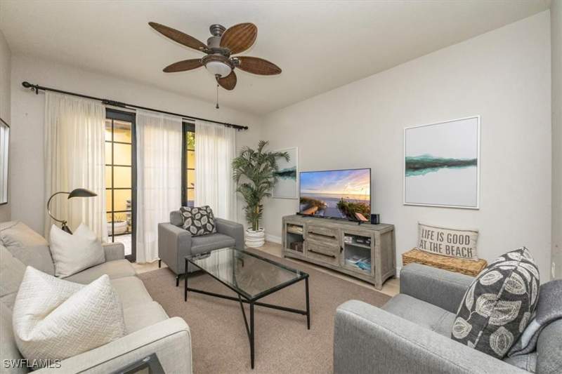 2 bedroom Condominium at 9105 Yuba Ln 7902, Ole, Naples — photo 4