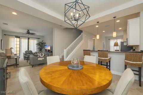 9105 Yuba Ln 7902, Naples FL - photo 6 of 25