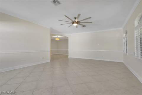 2082 E Tobago Cir, Fort Myers FL - photo 7 of 39