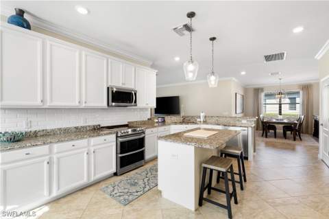 4698 Abaca Cir, Naples FL - photo 6 of 39