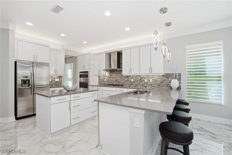 6 bedroom SingleFamilyResidence at 4654 Kensington CIR, STONECREEK, Naples — photo 4
