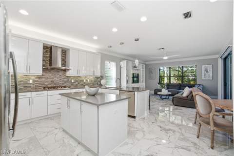4654 Kensington CIR, Naples FL - photo 9 of 46