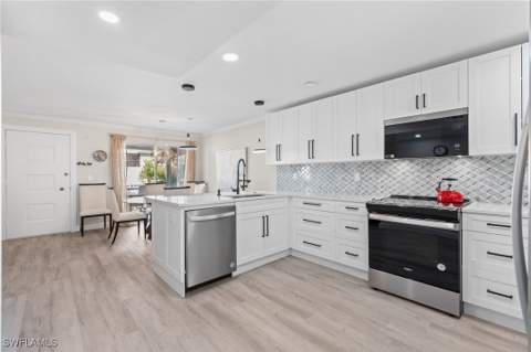 1517 Chesapeake Ave B3, Naples FL - photo 7 of 21