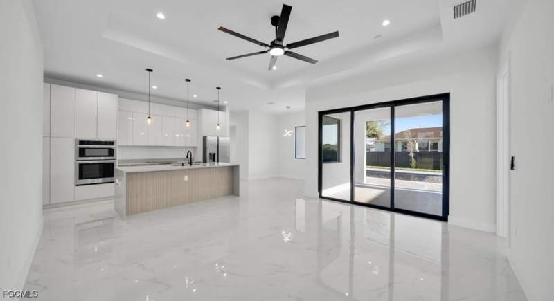 4 bedroom SingleFamilyResidence at 518 NW 1st Ln, Cape Coral, Cape Coral — photo 3