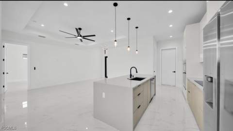 518 NW 1st Ln, Cape Coral FL - photo 7 of 27