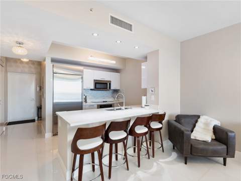 3000 Oasis Grand Blvd 1206, Fort Myers FL - photo 9 of 49