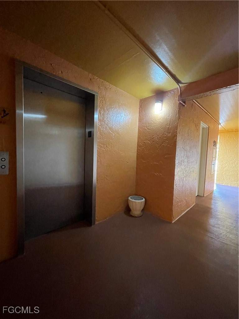 2 bedroom Condominium at 2366 E Mall Dr 304, Towers Condo, Fort Myers — photo 3