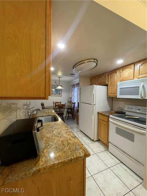 2366 E Mall Dr 304, Fort Myers FL - photo 9 of 42